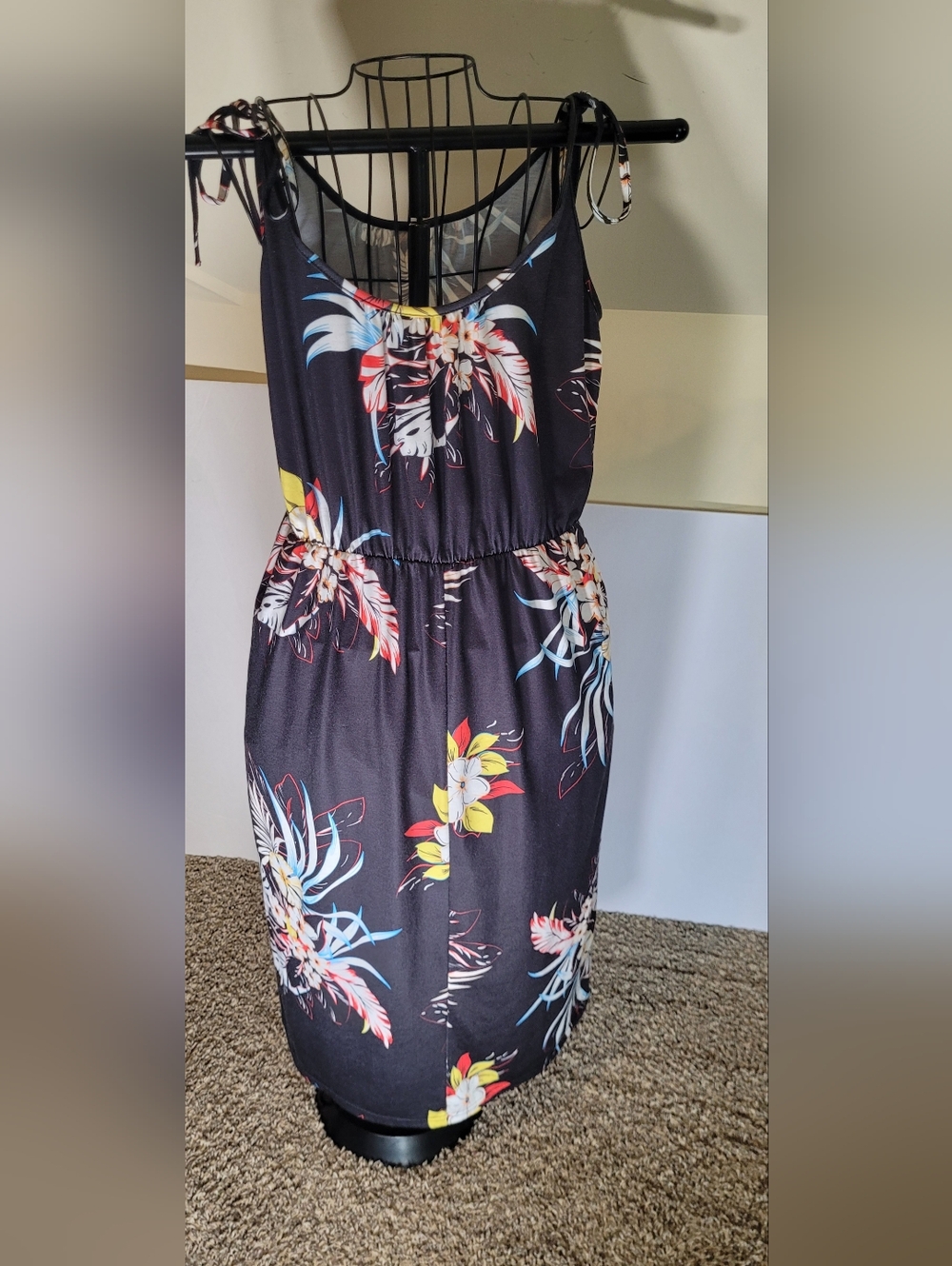 Black Floral Tie-Shoulder Maxi Dress Size Large⁵